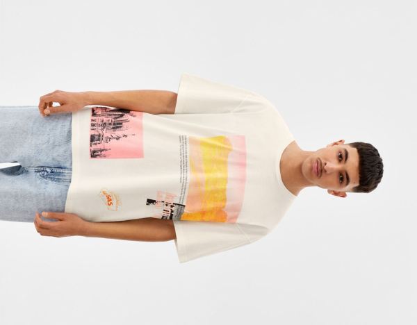 Bershka Medium-fit Kort Sleeve With Photo Print T-shirts Heren Wit | 1hBnQrjbzxx