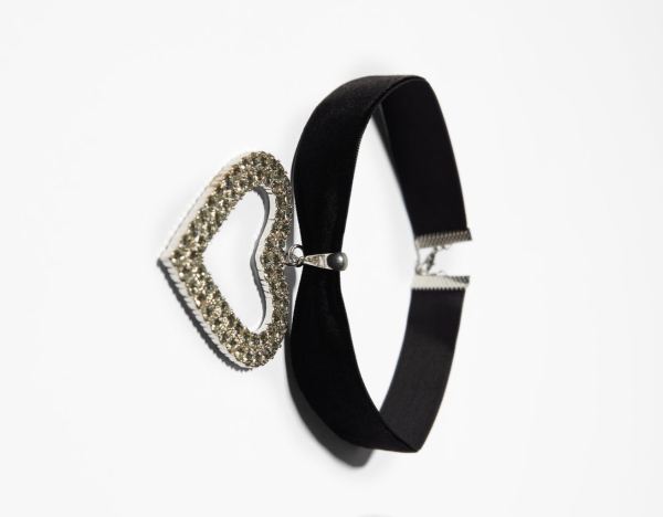 Bershka Velvet Choker Necklace With A Rhinestone Heart Sieraden Dames Zwart | m0ys1pNccJq