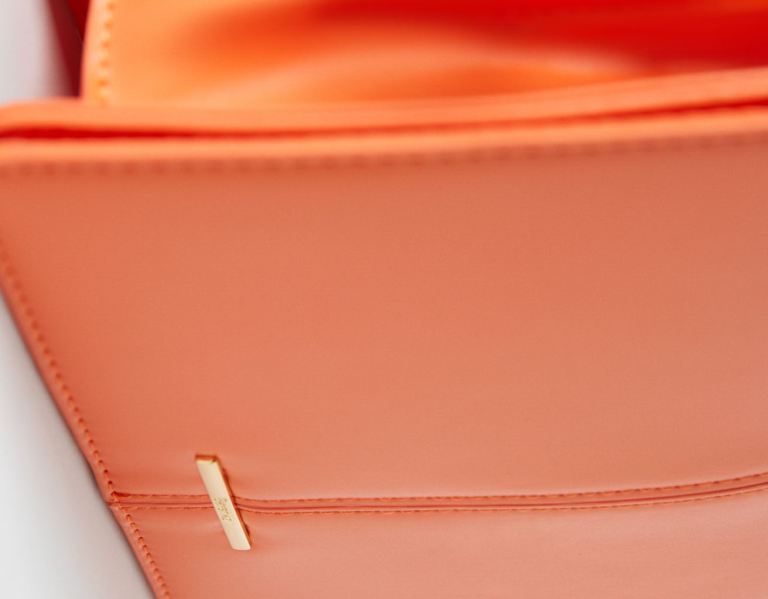 Bershka Accordion Clutch With Chain Tassen Dames Oranje | wDJ7cdbQiOT