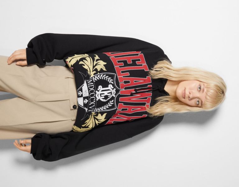 Bershka College Print Hoodie Dames Zwart | tGhw5eXkmB4