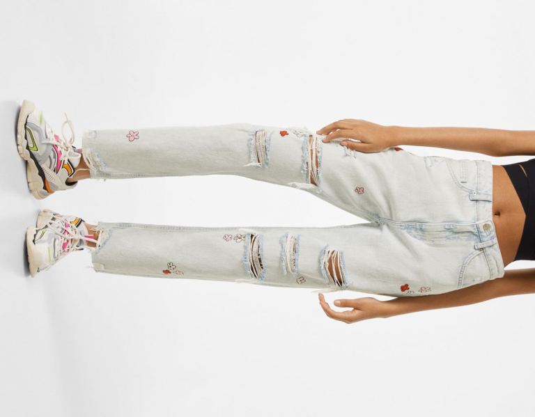 Bershka Floral Embroidered Ripped Mom Fit Jeans Dames Lichtblauw | 11Nok5GOD9y