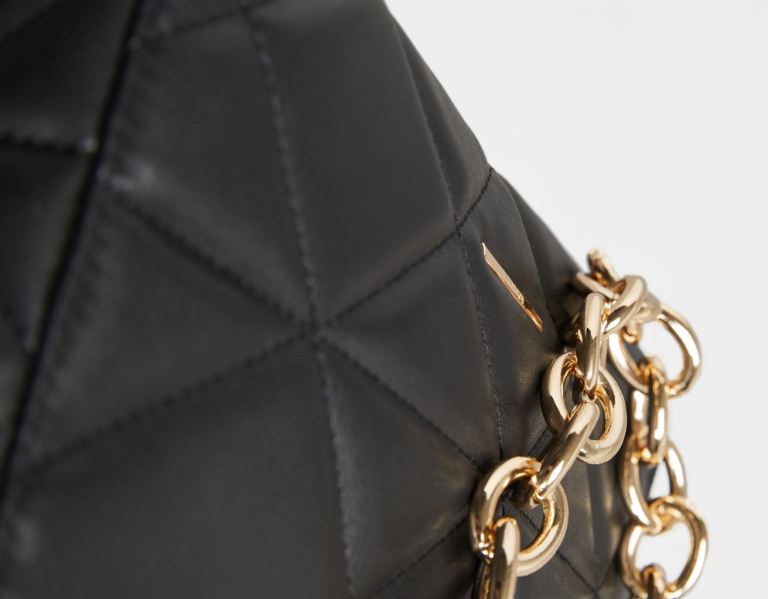 Bershka Gewatteerd Hand With Chunky Chain Handle Tassen Dames Zwart | JX7MErB77x9