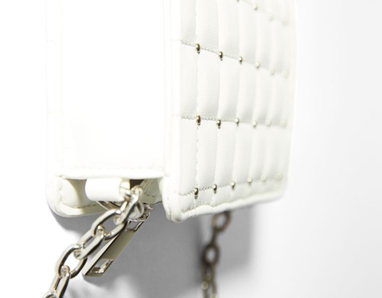 Bershka Gewatteerd Mini Crossbody With Studs Tassen Dames Wit | QV0lLTAFsMd