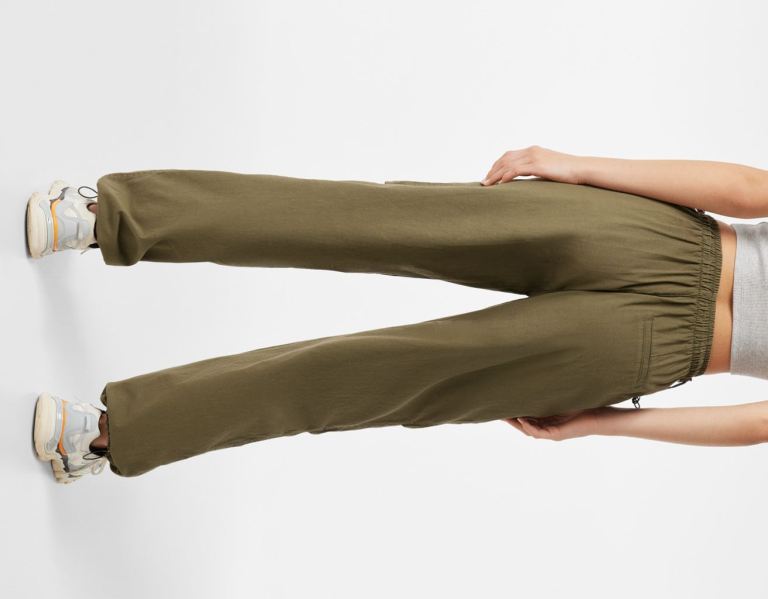 Bershka Loose Fit Sweatpants Parachute Dames Khaki | Yjdnjge2SKi