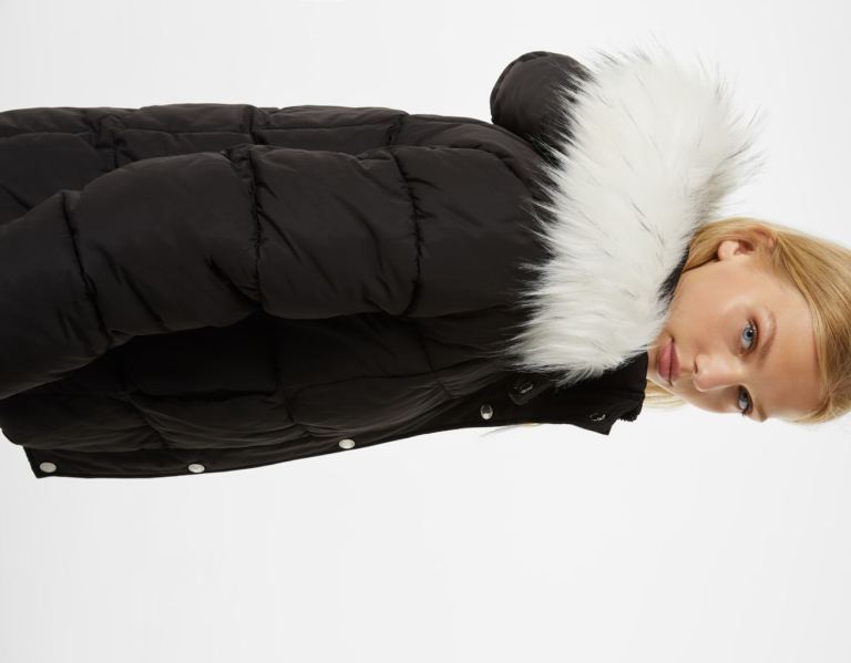 Bershka Puffer With Faux Fur Hood Jassen Dames Zwart | u220jkM1vN4