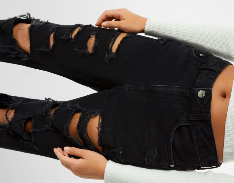 Bershka Ripped, Cropped, Rechtdoor-leg Jeans Dames Zwart | rsvmUY3BgL6