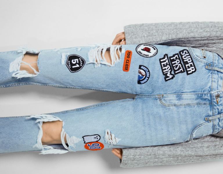 Bershka Ripped Rechtdoor Fit With Patches Jeans Dames Lichtblauw | y77HOYkAxfg