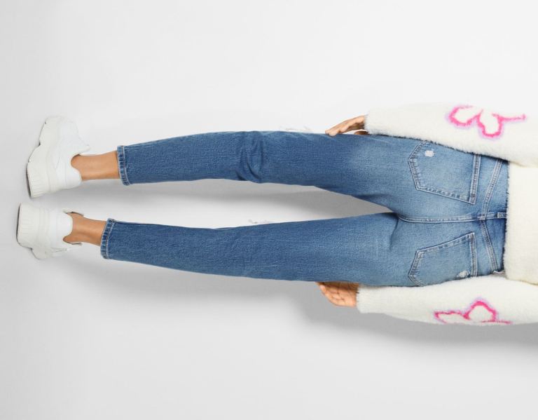 Bershka Ripped Relax Fit Jeans Dames Blauw | yBt3LTbTBCv