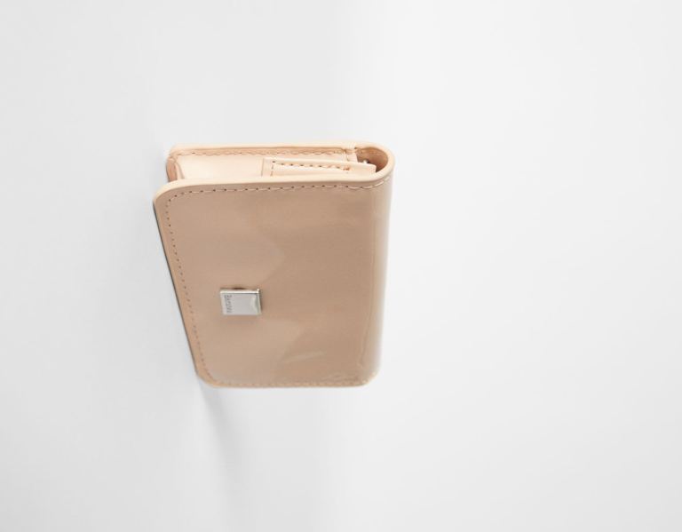 Bershka Smooth Faux-patent-finish Purse Tassen Dames Beige | 7NThtFXStpx